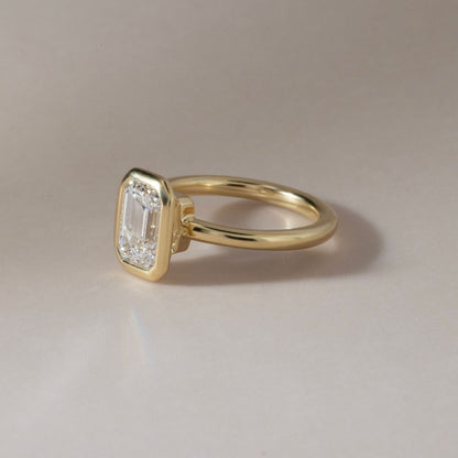 Solitaire-Oval Lab Grown Diamond Engagement Ring