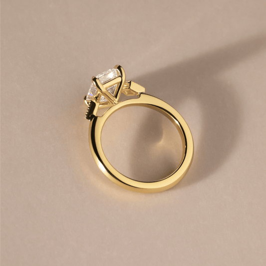 Solitaire-Oval Lab Grown Diamond Engagement Ring