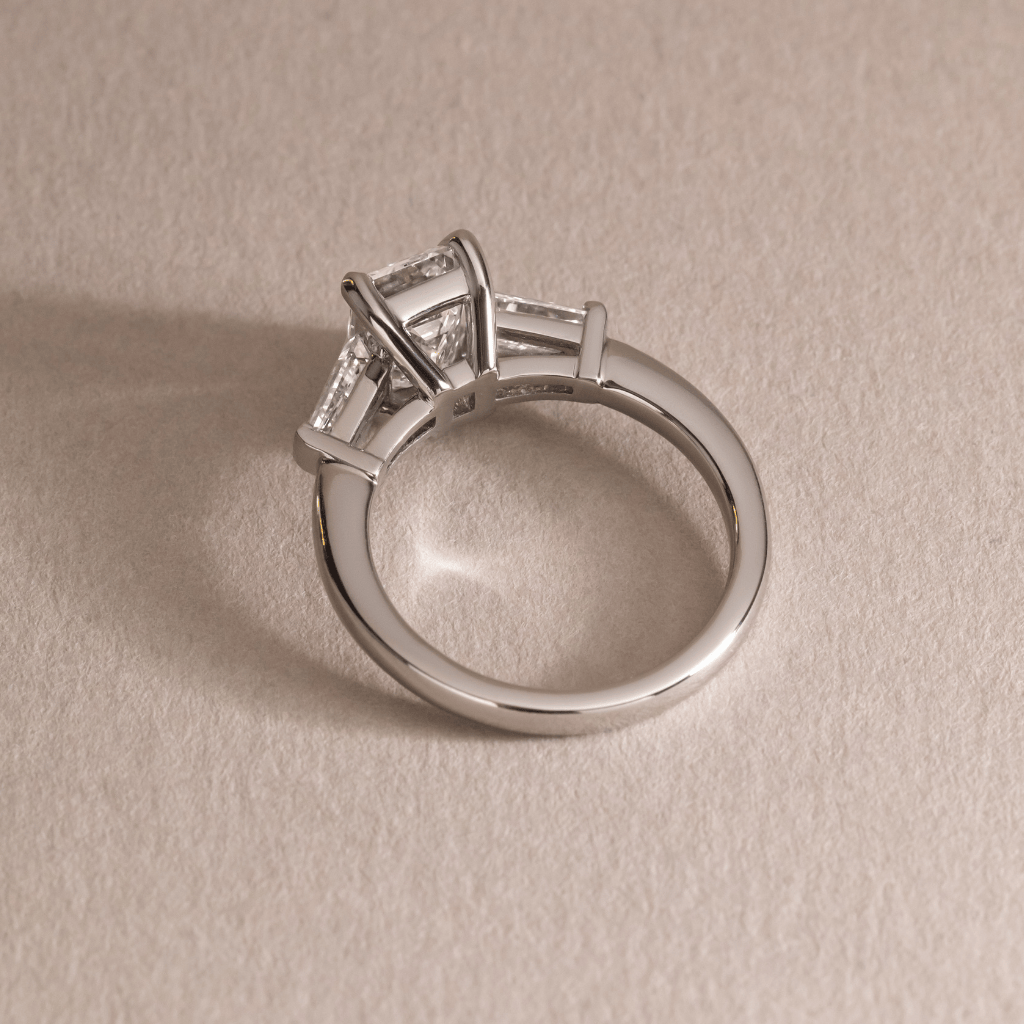 Solitaire-Oval Lab Grown Diamond Engagement Ring
