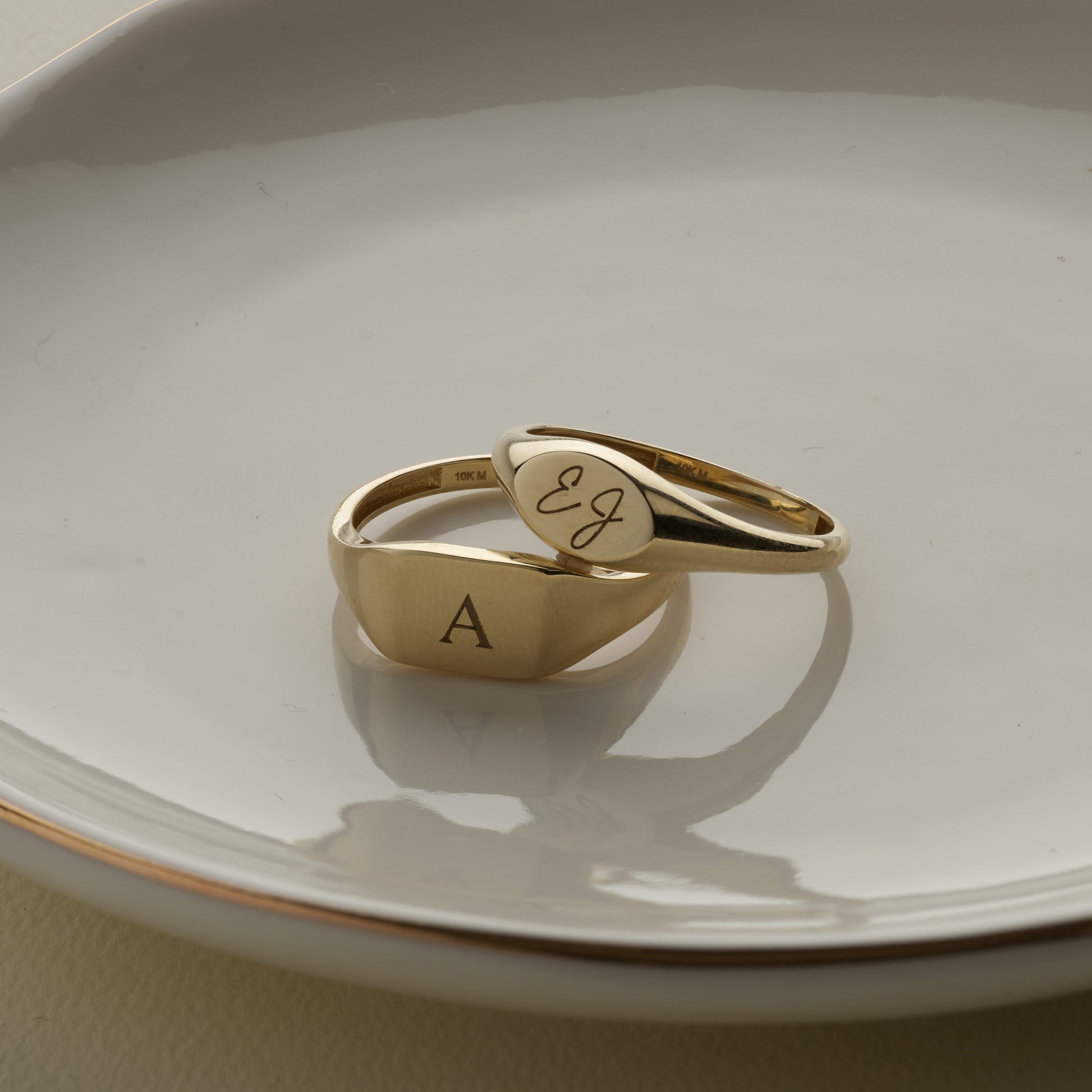 Customized Monogram Oval Signet Wedding Ring 5