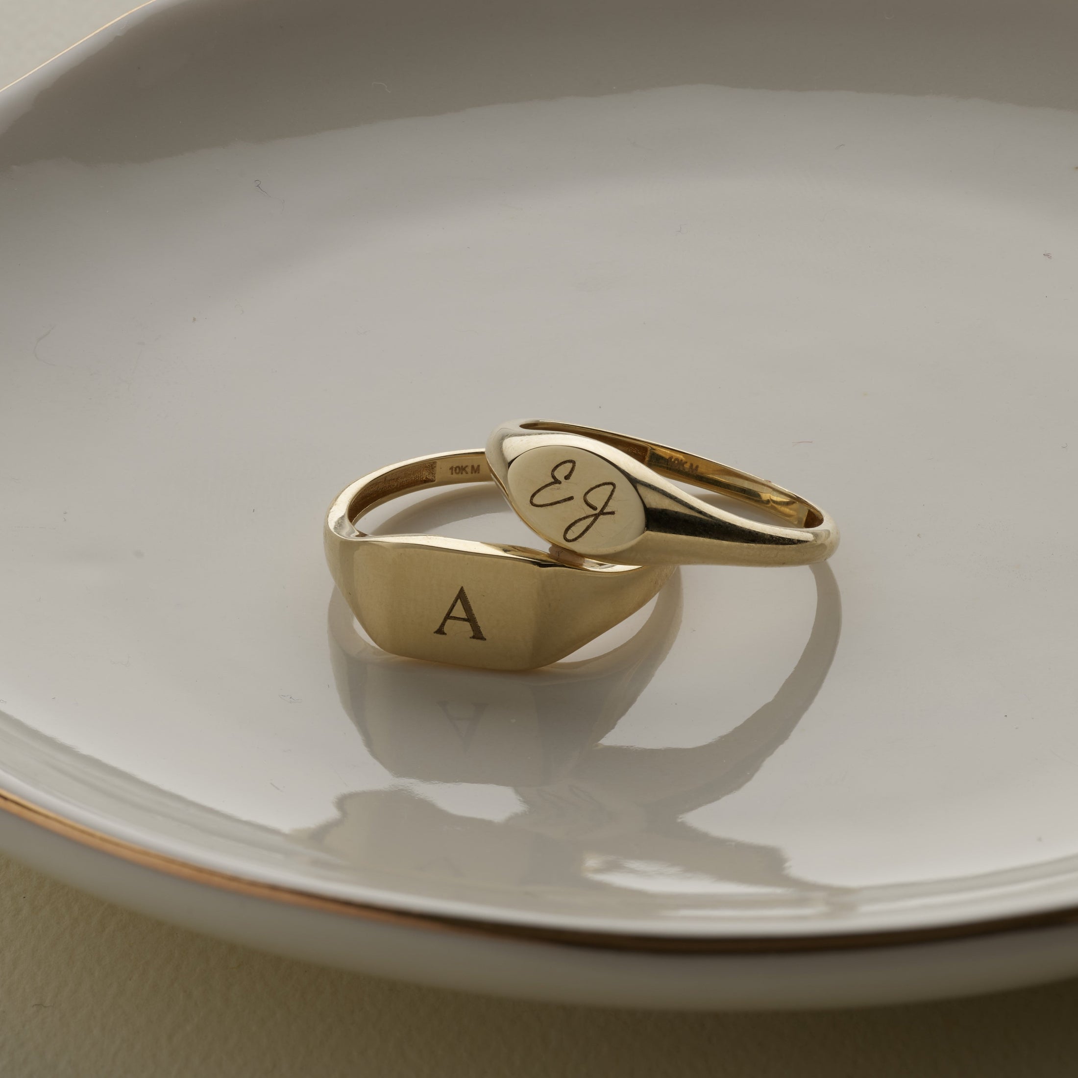 Customized Monogram Oval Signet Wedding Ring