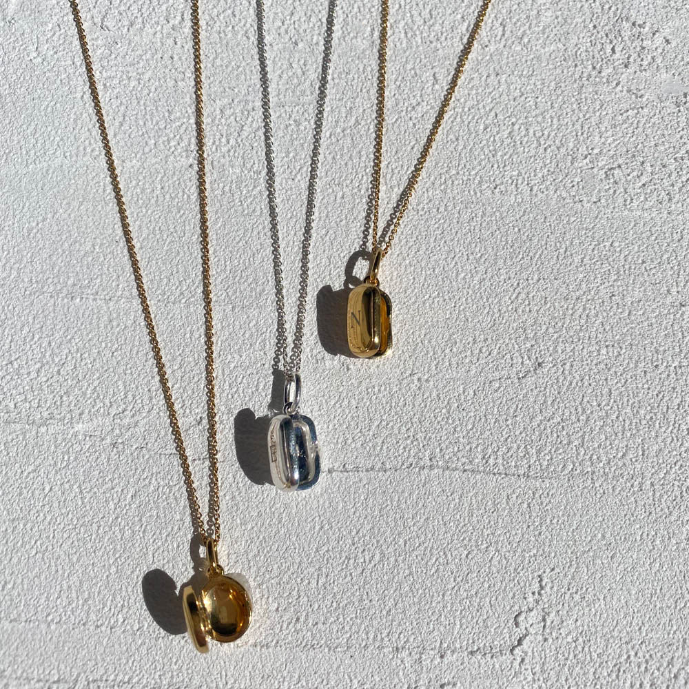 Personalized Gold Rectangle Locket Necklace 9