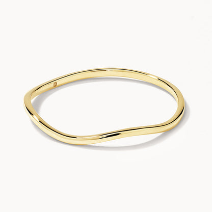 Elegant Gold Wave Wedding Band 4