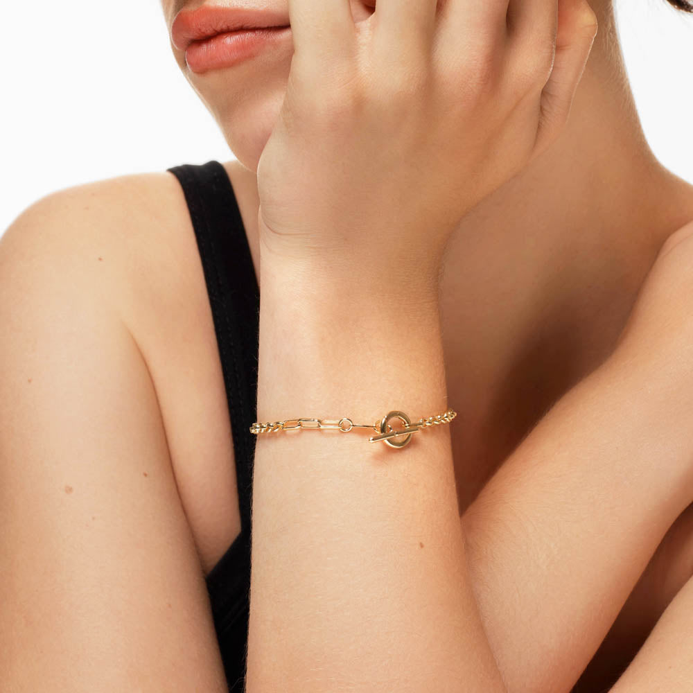 Elegant Gold Link Bracelet