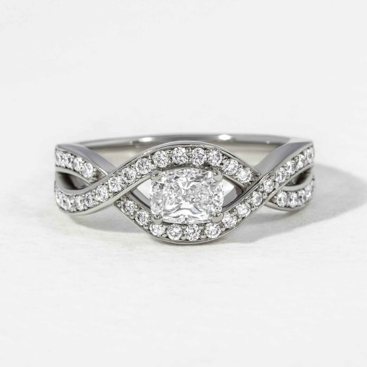 Solitaire-Oval Lab Grown Diamond Engagement Ring