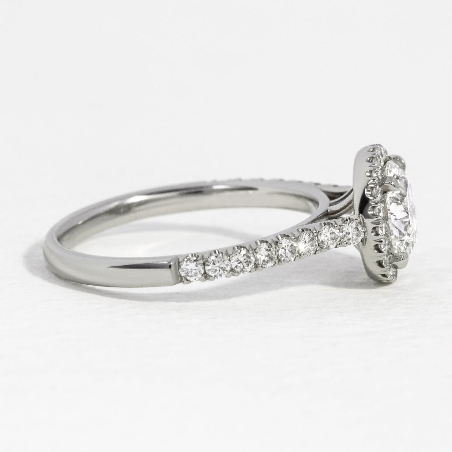Solitaire-Oval Lab Grown Diamond Engagement Ring