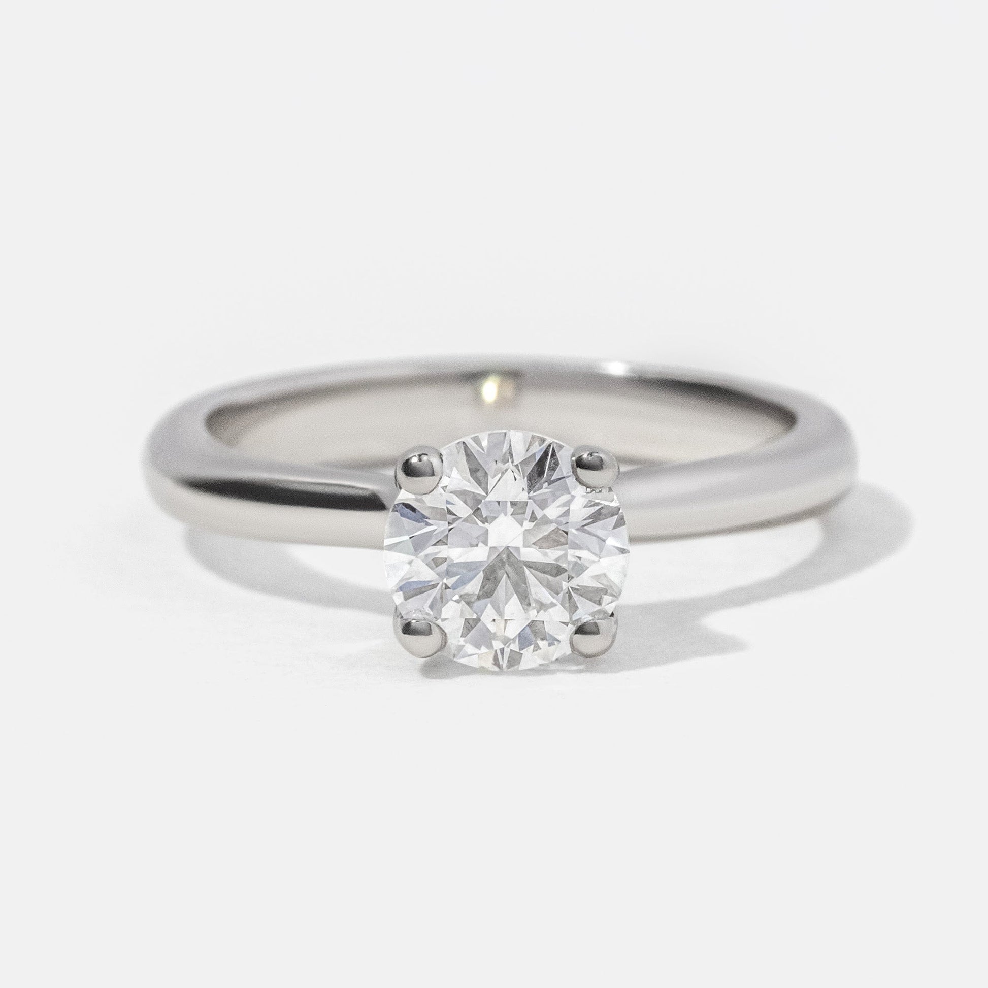 Solitaire-Round Lab Grown Diamond Engagement Ring