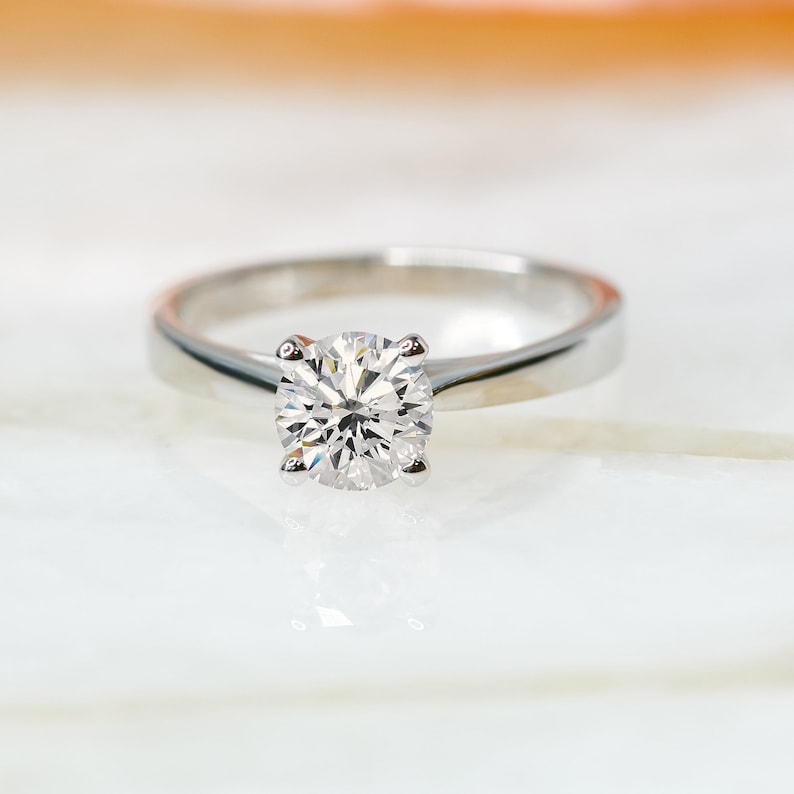 Radiant Elegance: 1.0 CT Round Lab-Grown Diamond Solitaire Engagement Ring