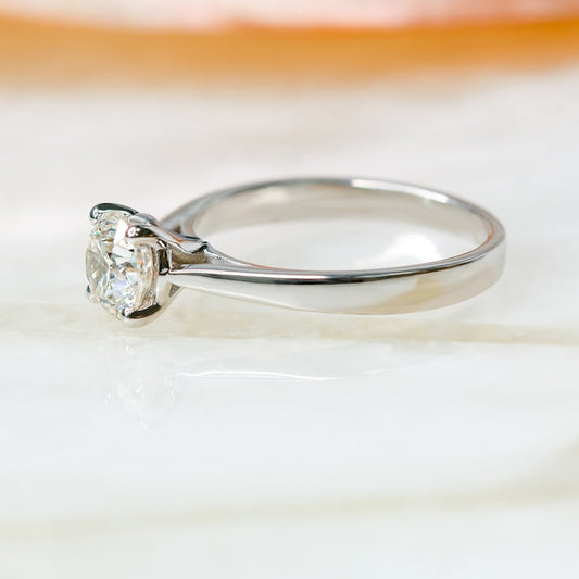 Radiant Elegance: 1.0 CT Round Lab-Grown Diamond Solitaire Engagement Ring