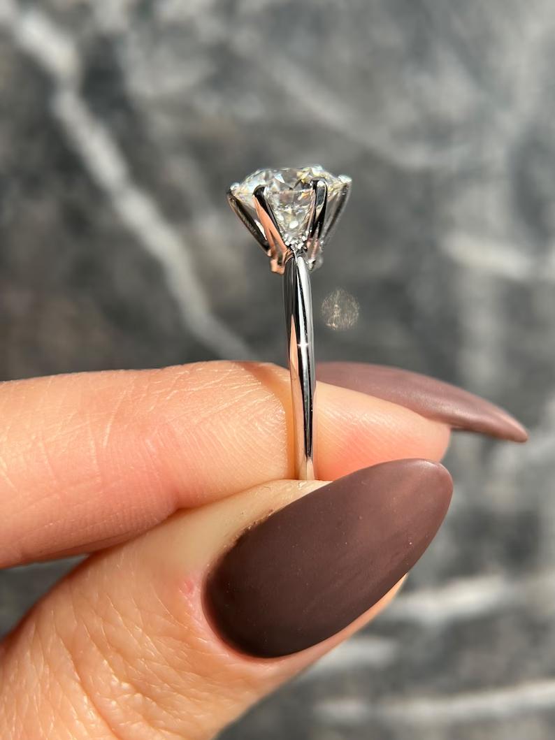 Radiant Elegance: 2.0 CT Round Lab-Grown Diamond Solitaire Ring 3