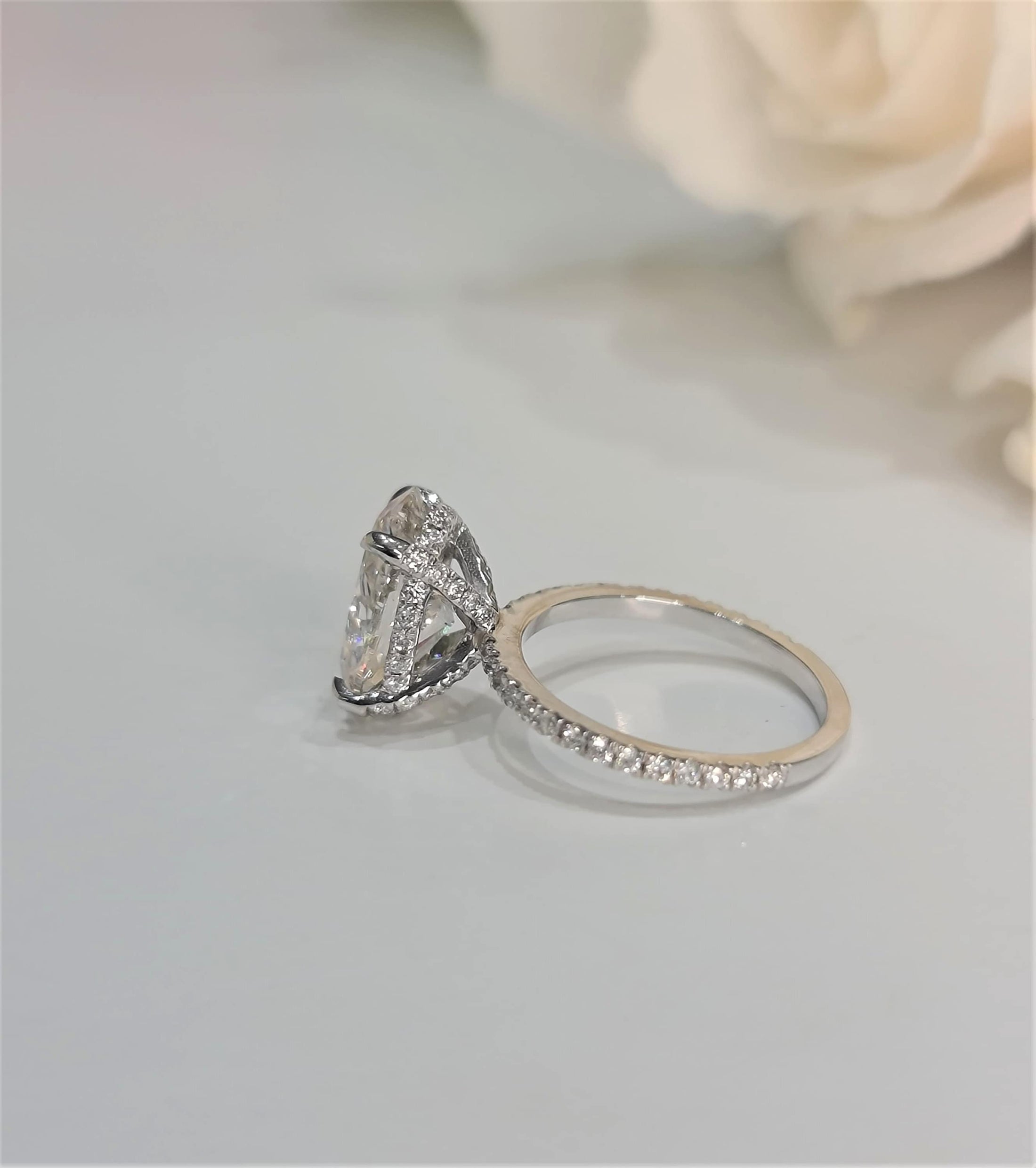 Exquisite 3 CT Oval Lab-Grown Diamond Engagement Ring with Hidden Halo