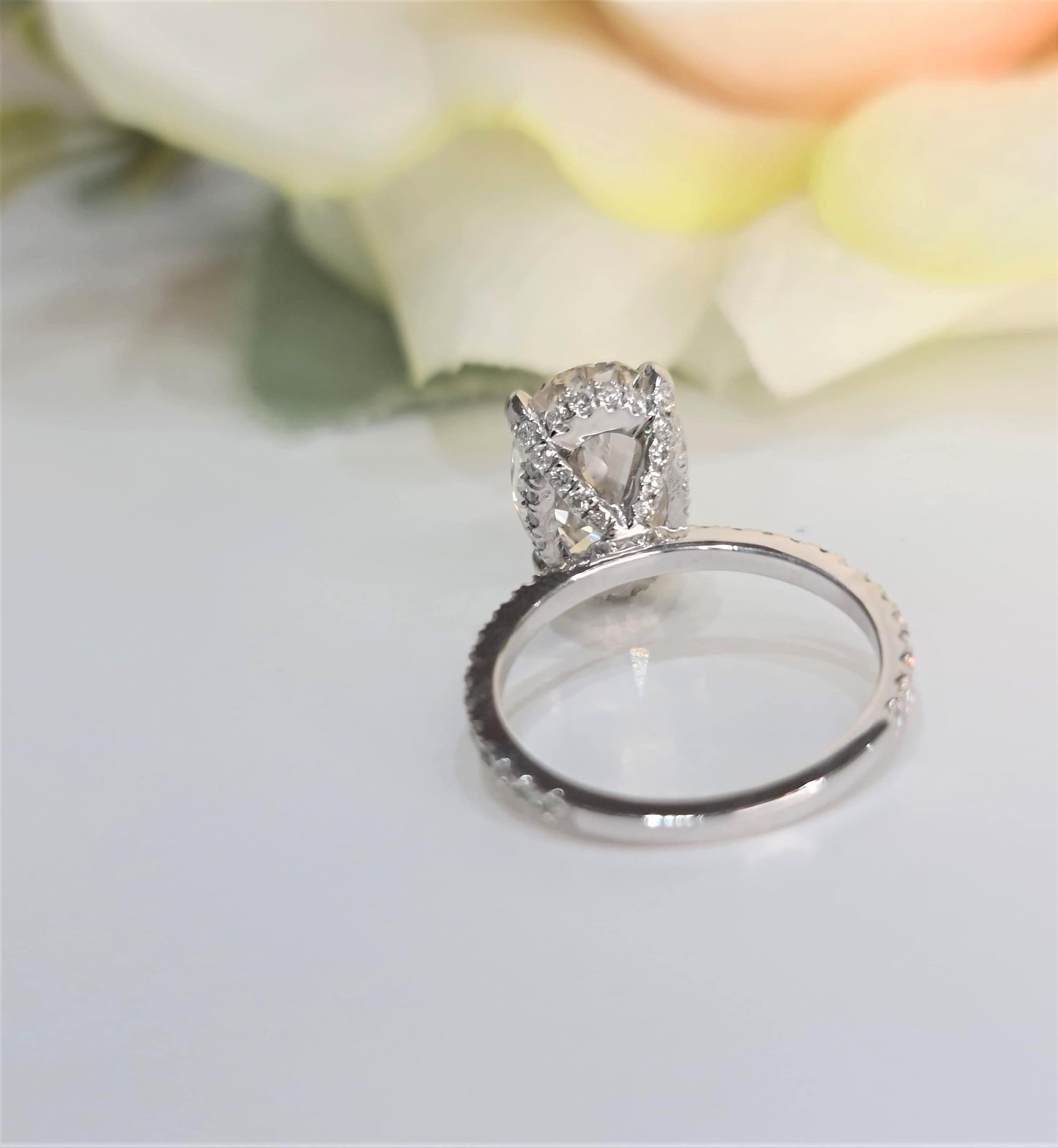 Exquisite 3 CT Oval Lab-Grown Diamond Engagement Ring with Hidden Halo