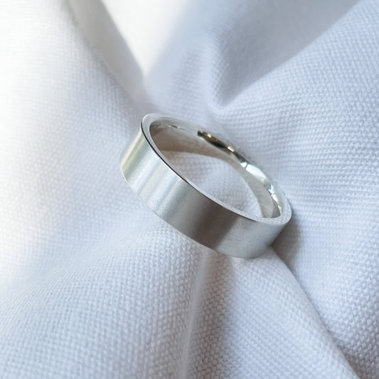 Simple Classicist Wedding Band