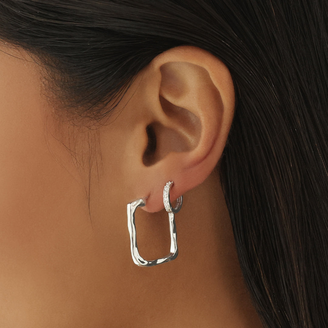 Elegant Gold Sculpted Hoop Earrings 14