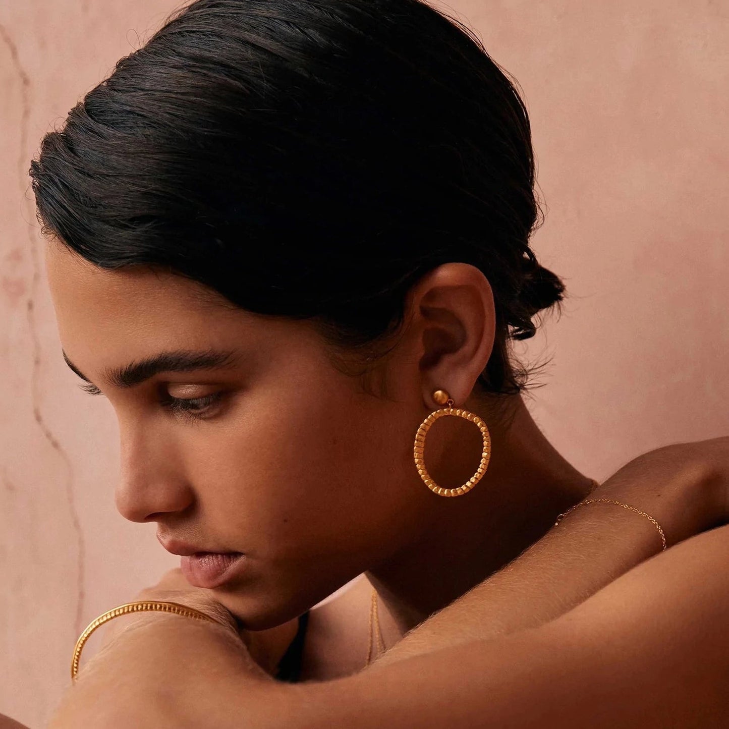 Golden Textured Circle Hoop Earrings 2