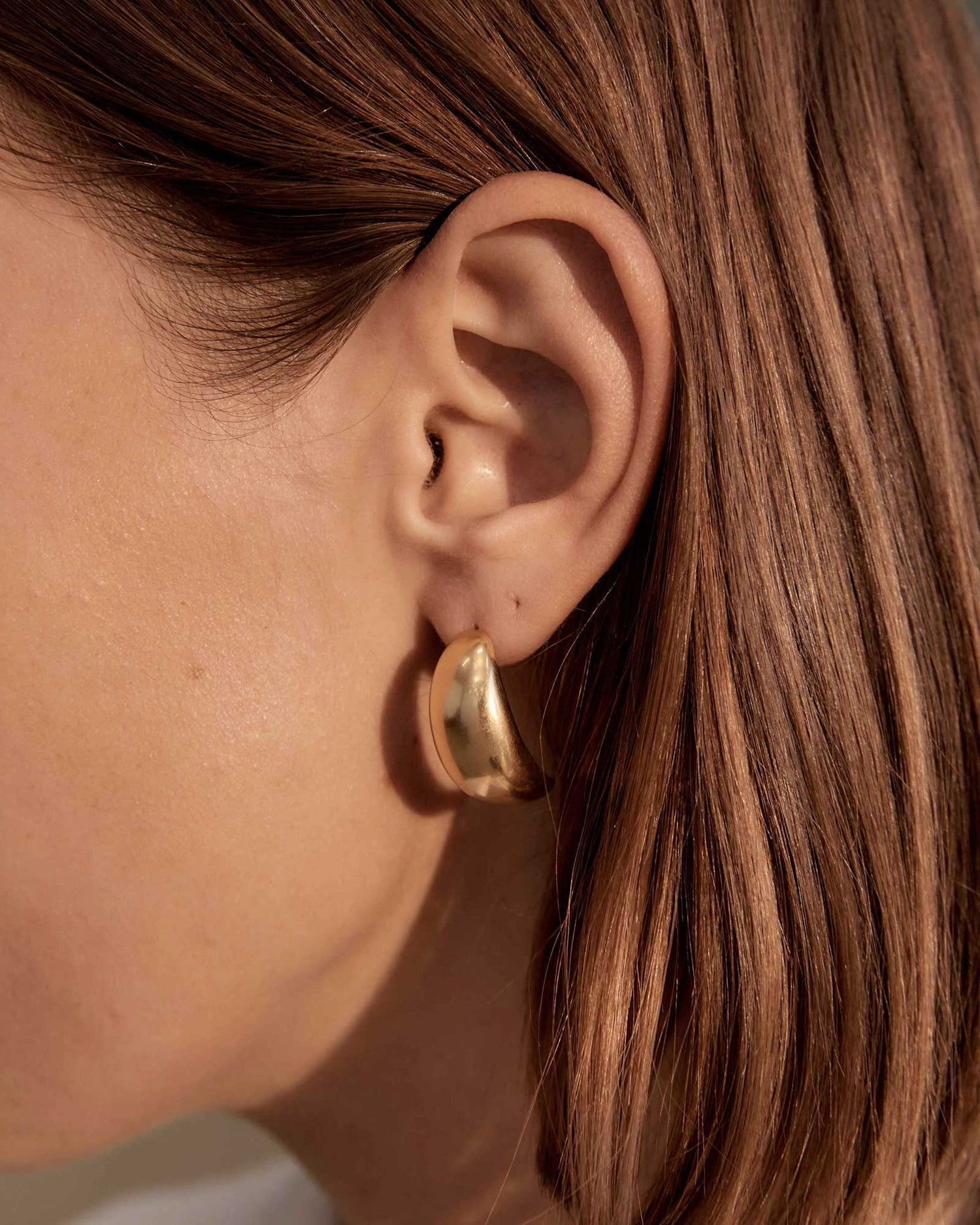 Elegant Gold Crescent Hoop Earrings 2