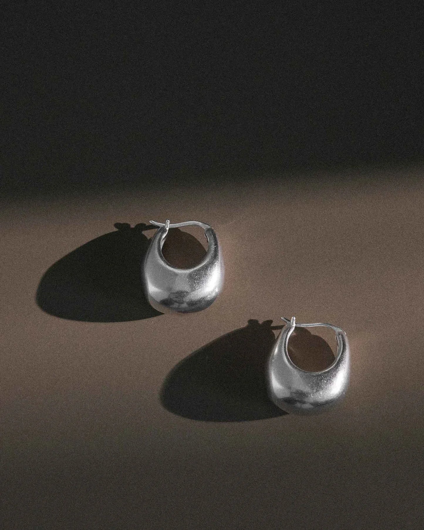 Stylish Sculpted Silver Medium Hoops 7