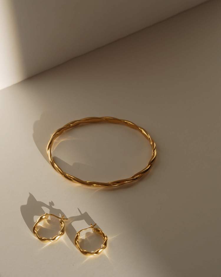 Golden Wave Elegance Hoop Earrings