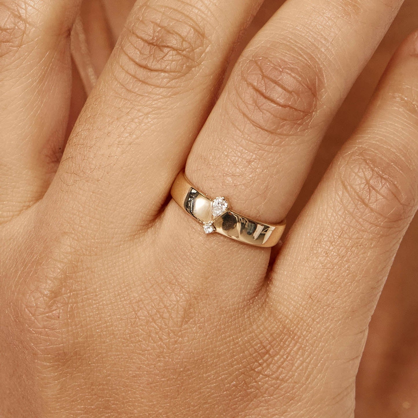 Elegant 0.07 CT Lab Grown Round & Oval Diamond Wedding Band 4