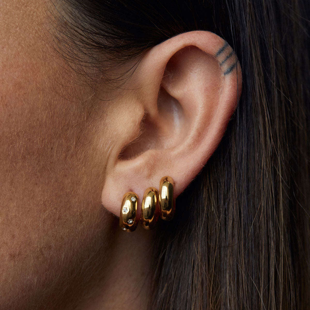 Elegant Gold Classic Hoop Earrings 6