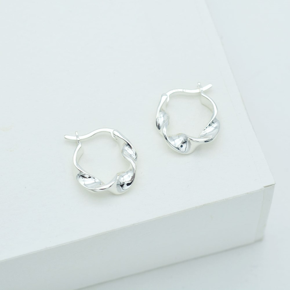 Classic Twist Hoop Earrings 7