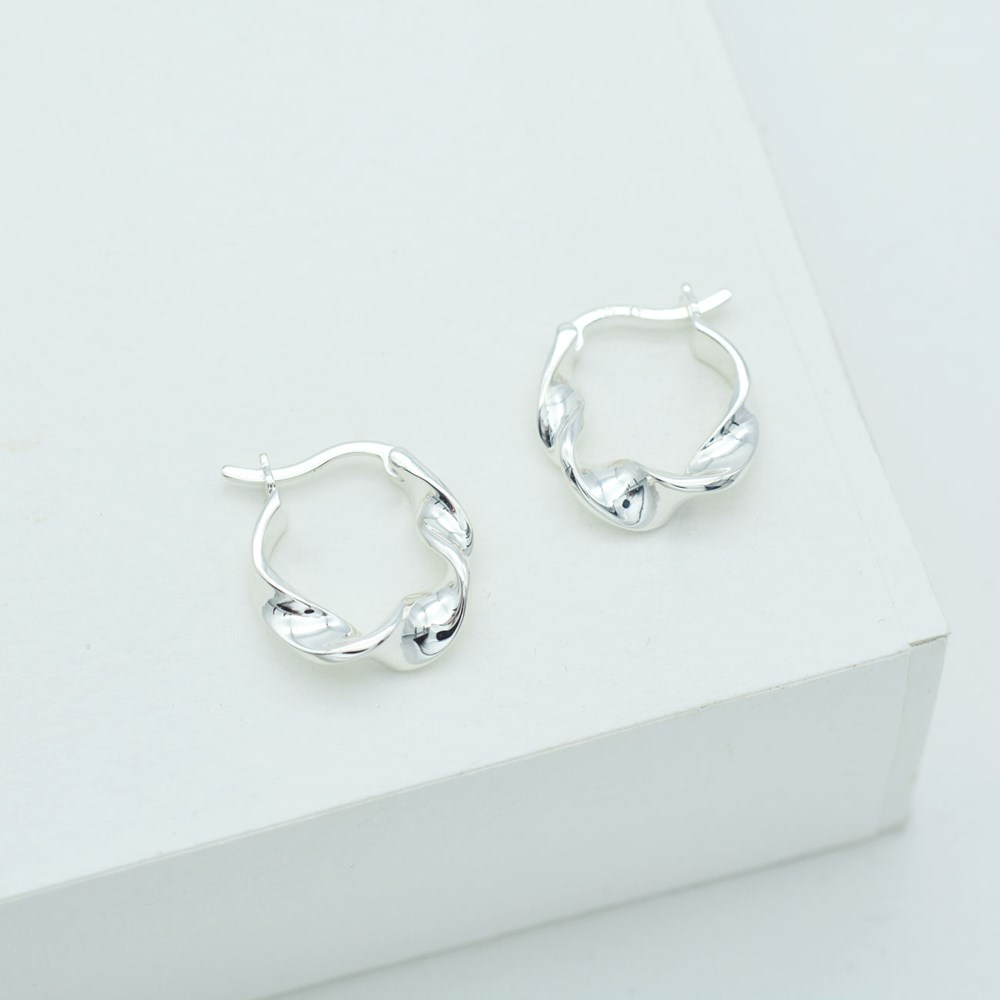 Classic Twist Hoop Earrings