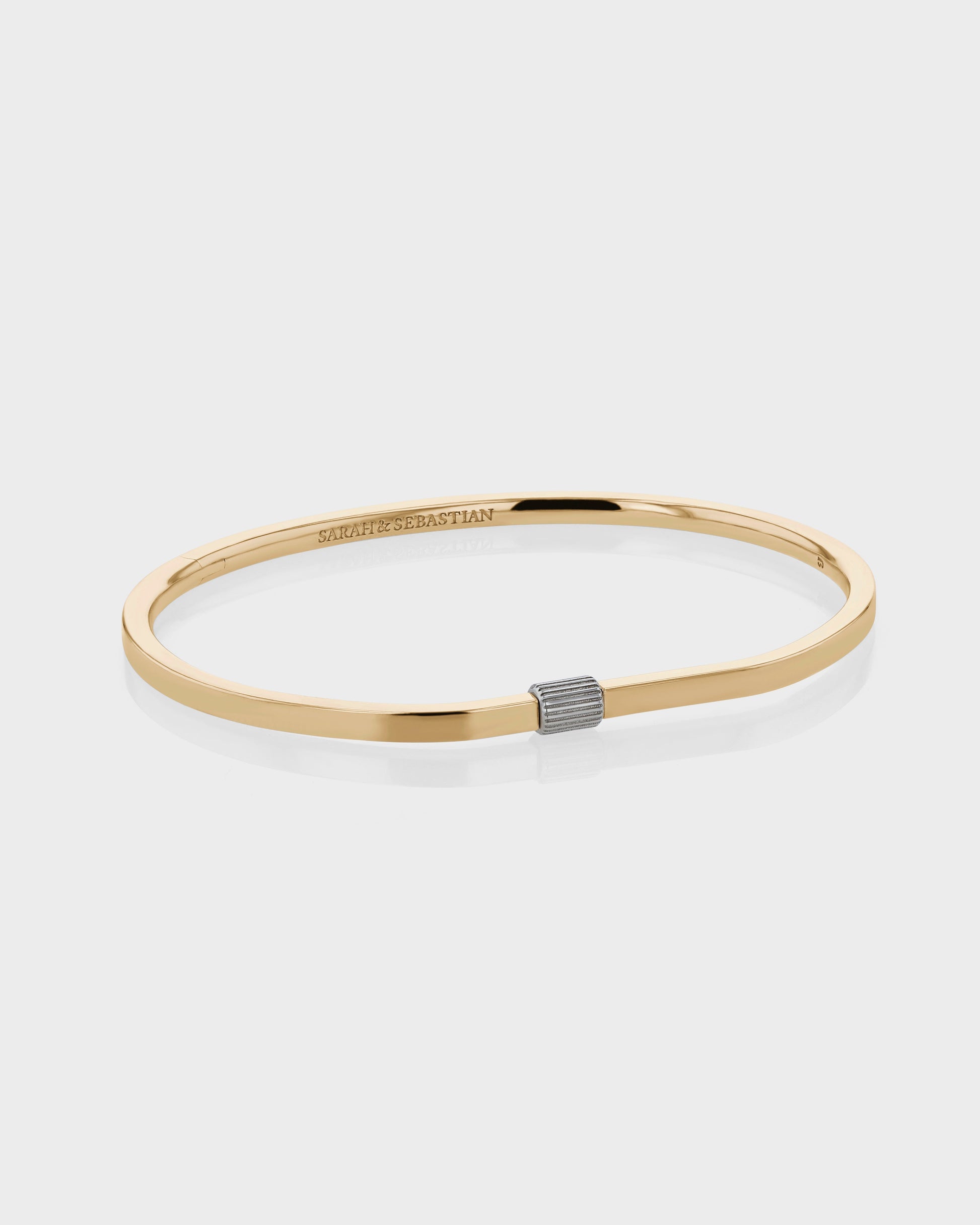Elegant Textured Gold Oval Bracelet 1