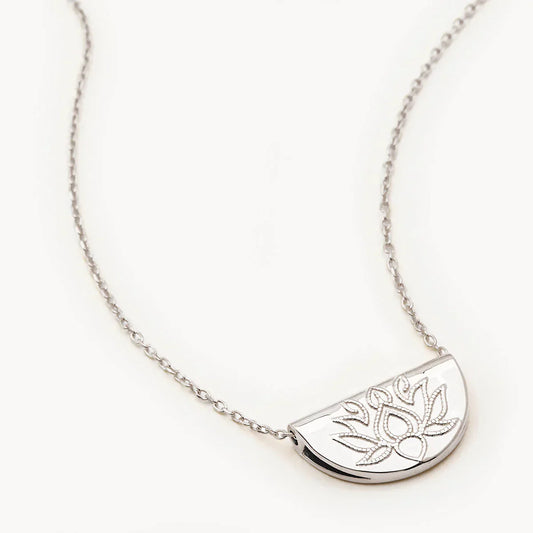 Simple Classic Lotus Design Necklace