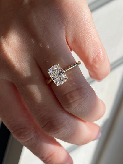Solitaire-Oval Lab Grown Diamond Engagement Ring