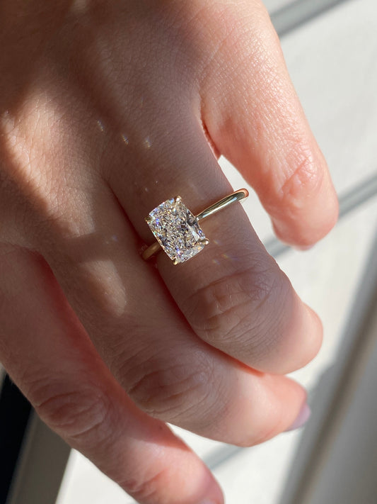 Solitaire-Oval Lab Grown Diamond Engagement Ring