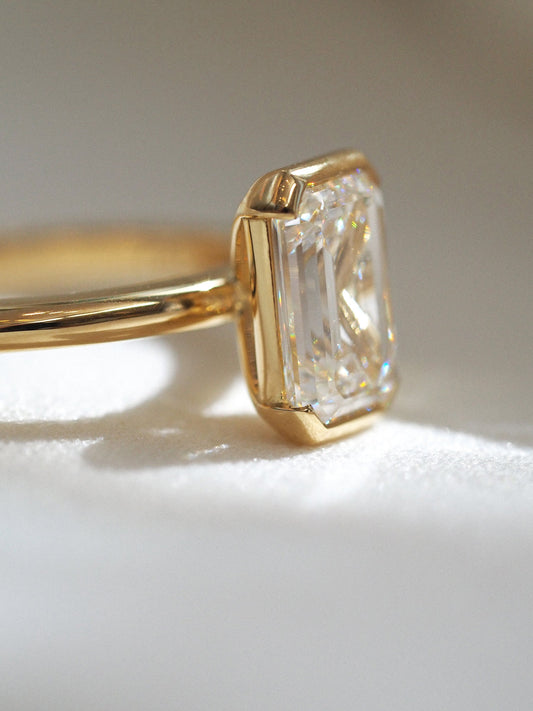 Solitaire-Oval Lab Grown Diamond Engagement Ring