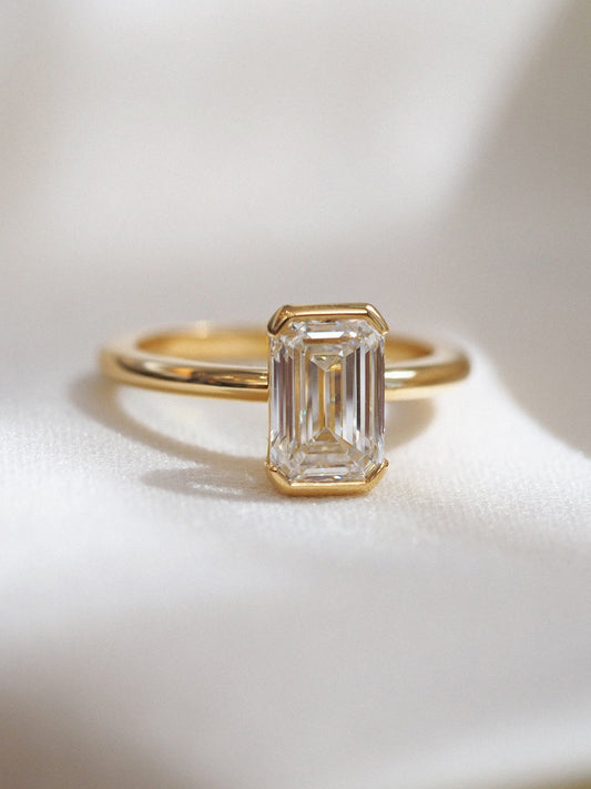Solitaire-Oval Lab Grown Diamond Engagement Ring