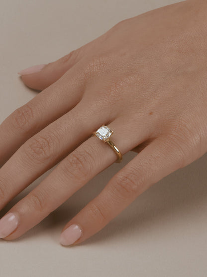 Solitaire-Oval Lab Grown Diamond Engagement Ring