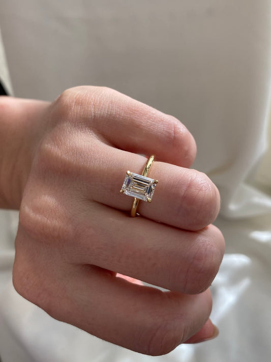 Solitaire-Oval Lab Grown Diamond Engagement Ring
