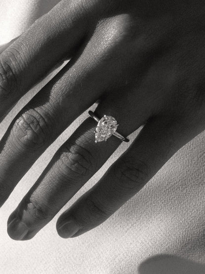 Solitaire-Oval Lab Grown Diamond Engagement Ring
