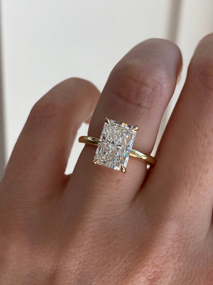 Solitaire-Oval Lab Grown Diamond Engagement Ring