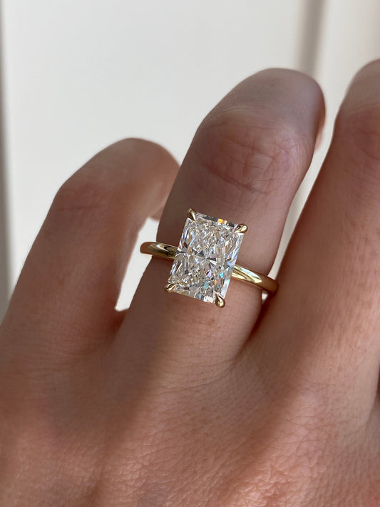 Solitaire-Oval Lab Grown Diamond Engagement Ring