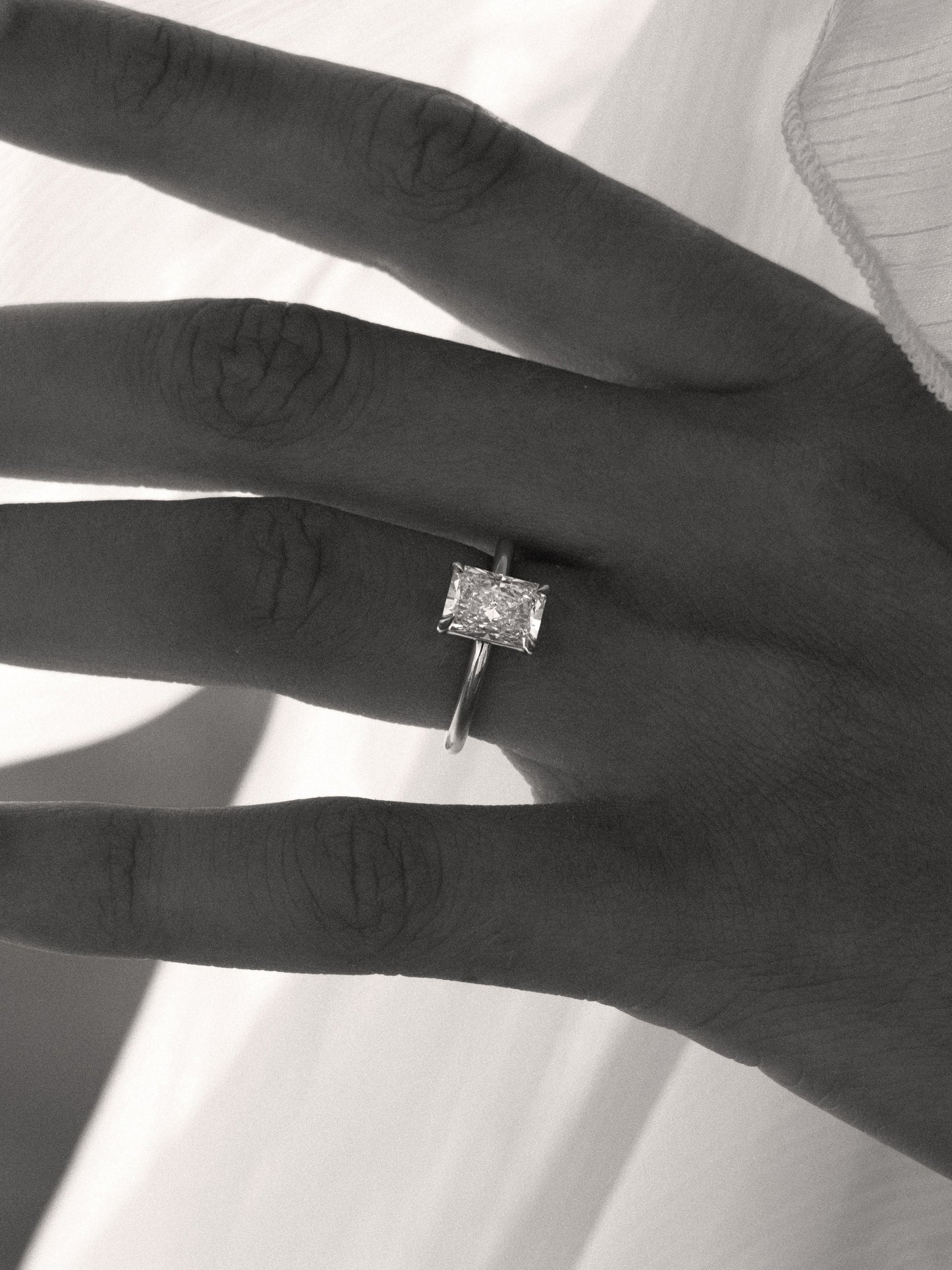Solitaire-Oval Lab Grown Diamond Engagement Ring