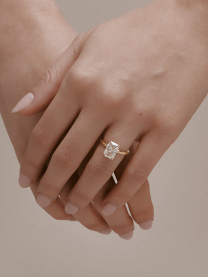 Solitaire-Oval Lab Grown Diamond Engagement Ring
