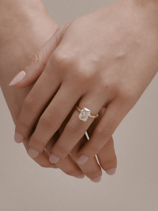 Solitaire-Oval Lab Grown Diamond Engagement Ring