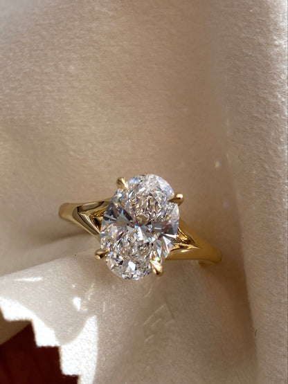 Solitaire-Oval Lab Grown Diamond Engagement Ring