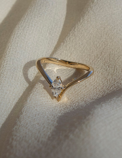 Solitaire-Oval Lab Grown Diamond Engagement Ring