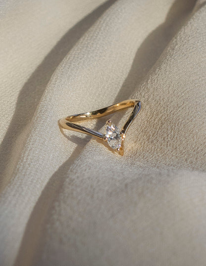 Solitaire-Oval Lab Grown Diamond Engagement Ring