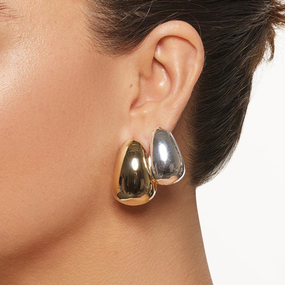 Sleek Gold Teardrop Hoop Earrings 5