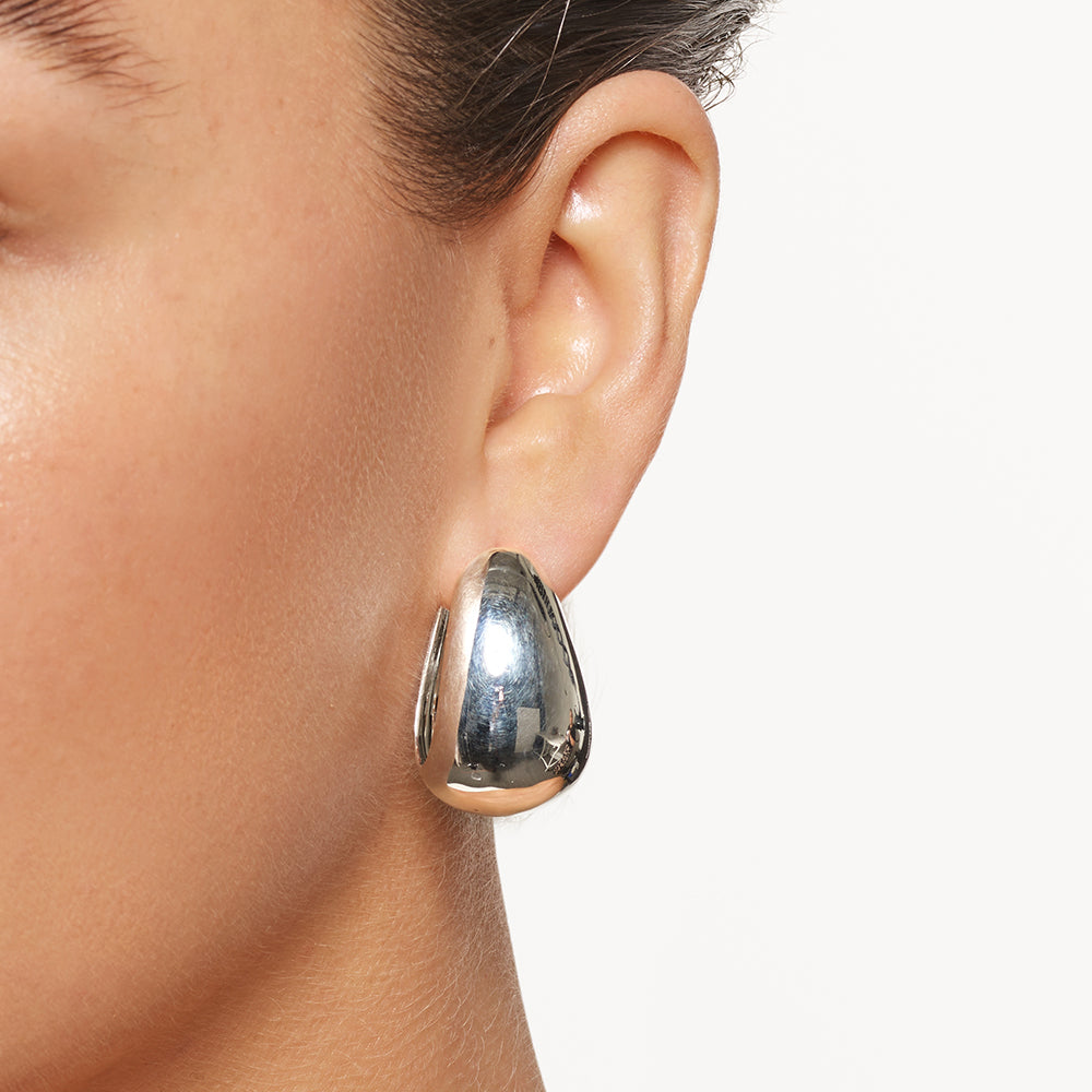 Bold Elegance: Luxe Thick Hoops Earrings