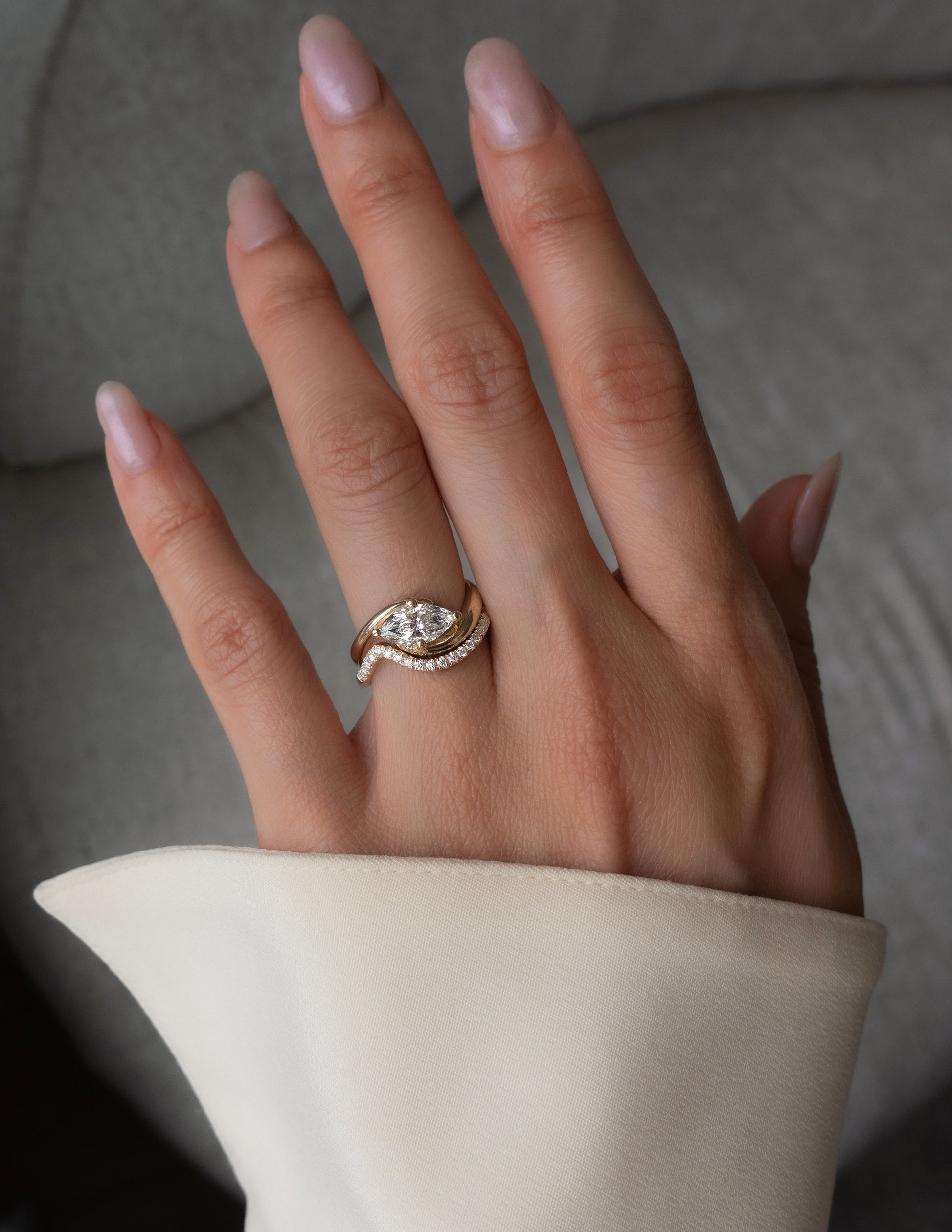 Solitaire Rapture & Pave Band- Oval Lab Grown Diamond Bridal Set