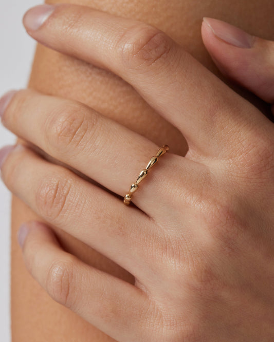Golden Teardrop Elegance Wedding Band 2