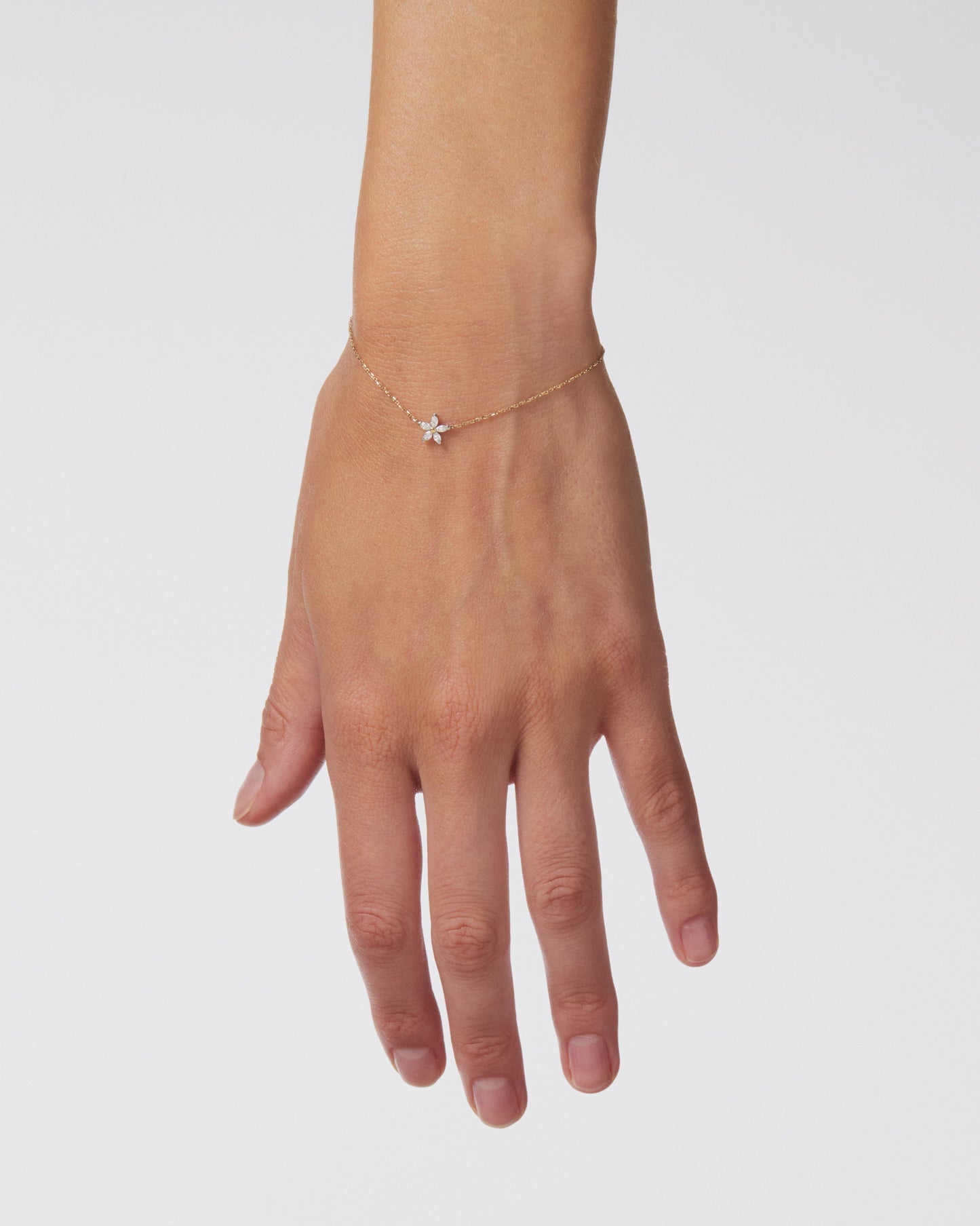 Radiant Star 0.12 TCW Round Lab-Grown Diamond Bracelet 4