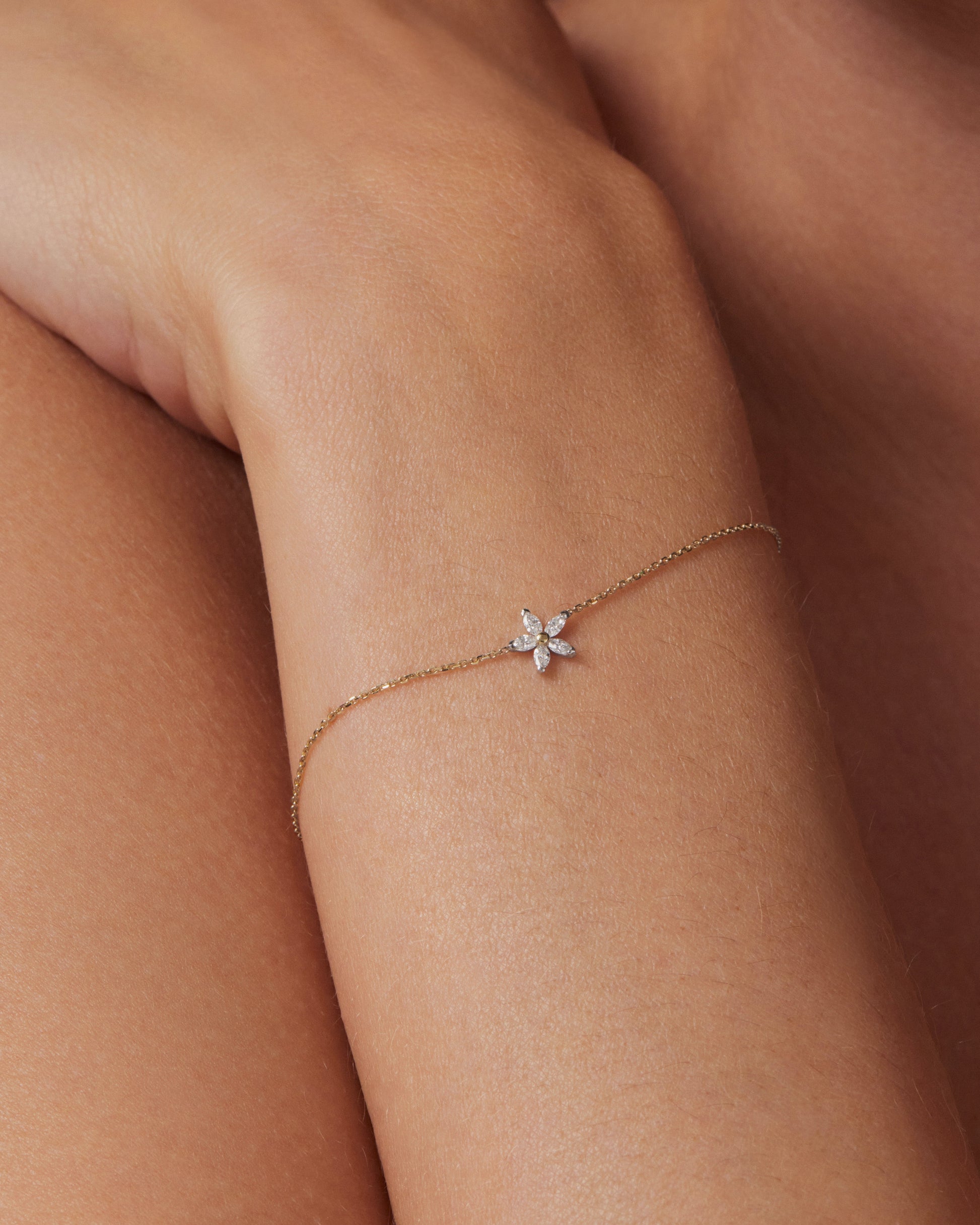Radiant Star 0.12 TCW Round Lab-Grown Diamond Bracelet 5