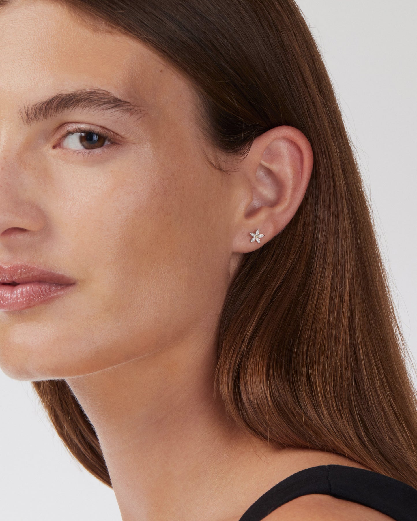0.30 TCW Marquise Lab Grown Daisy Cartilage Stud Earring 4